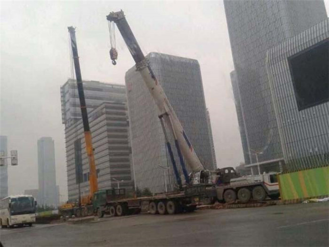 陕州区“自动找平”—— 吊车的 “平地神器” 技术